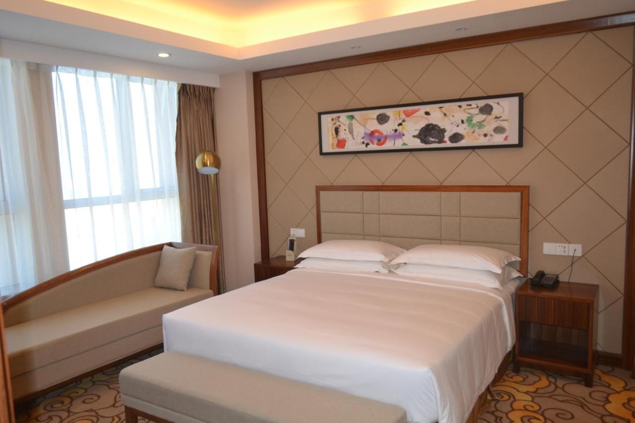 Hotel Kaloum Conakry Kültér fotó